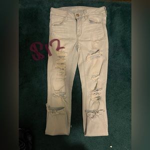 American eagle size 4; light blue ripped jegging